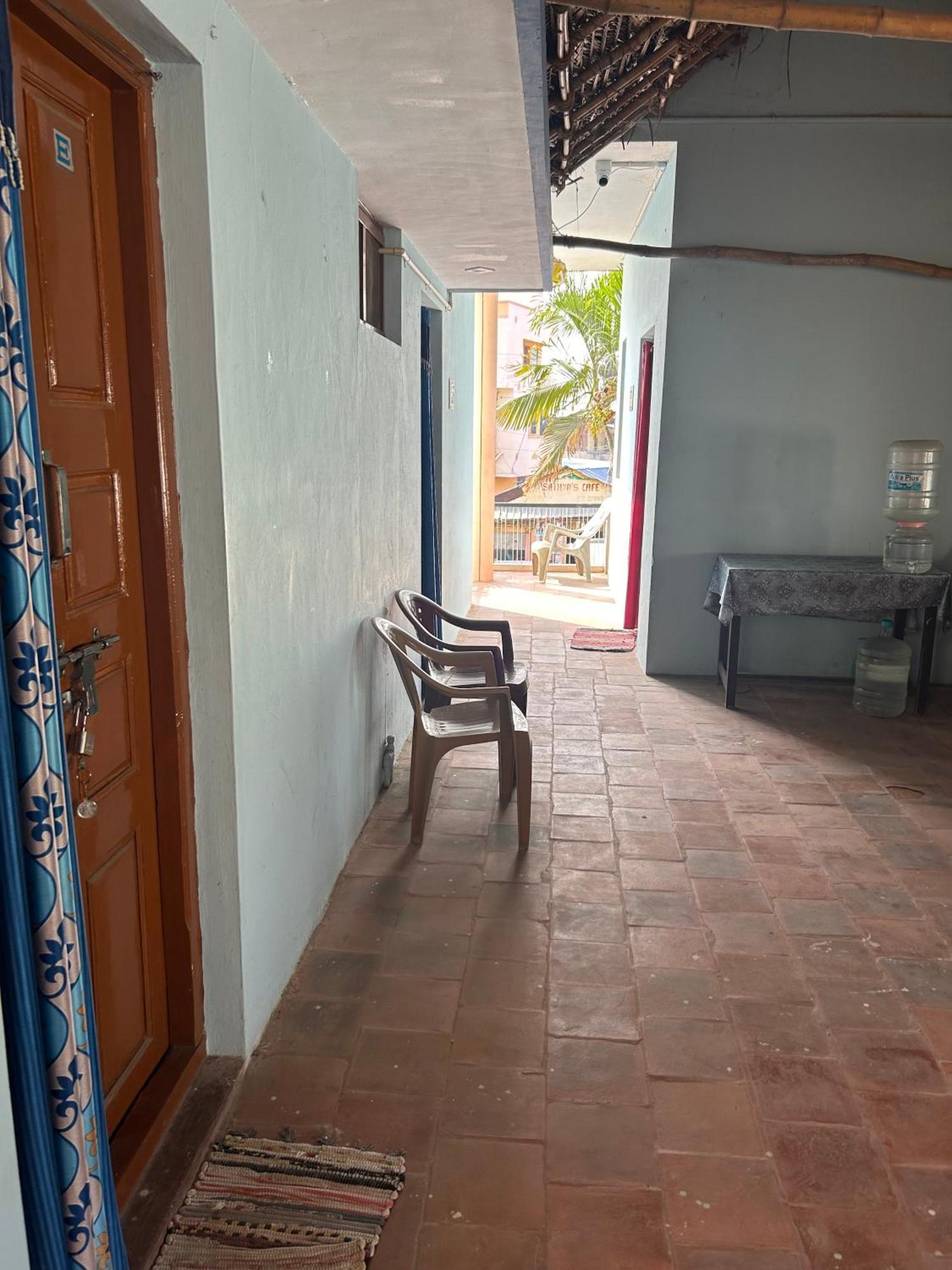 Anbu Ramana Guest House Tiruvannāmalai Exterior foto